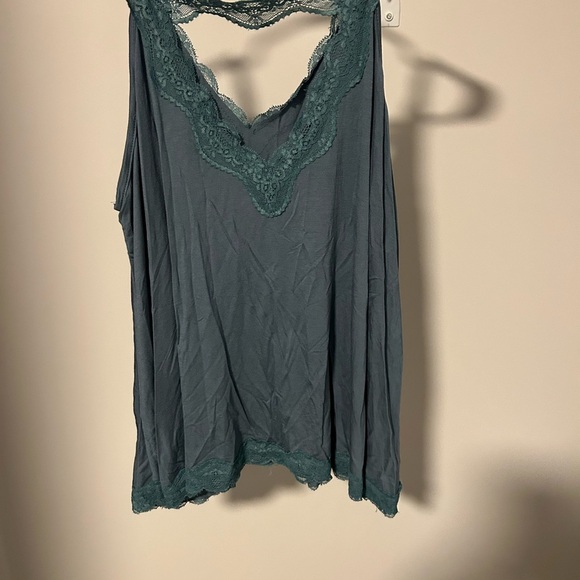 LA MIEL Blue Lace Accent Tank Top - Picture 2 of 4